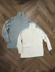 Свитер 100% шерсть - фото 8881 Свитер 100% шерсть - фото 8881